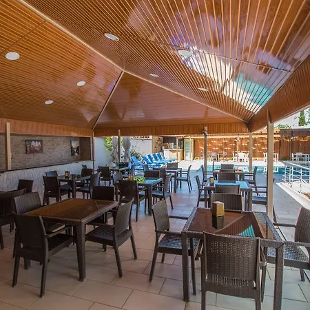 Hotel Parus 3*