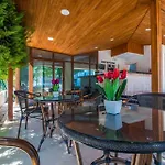 Parus Hotel